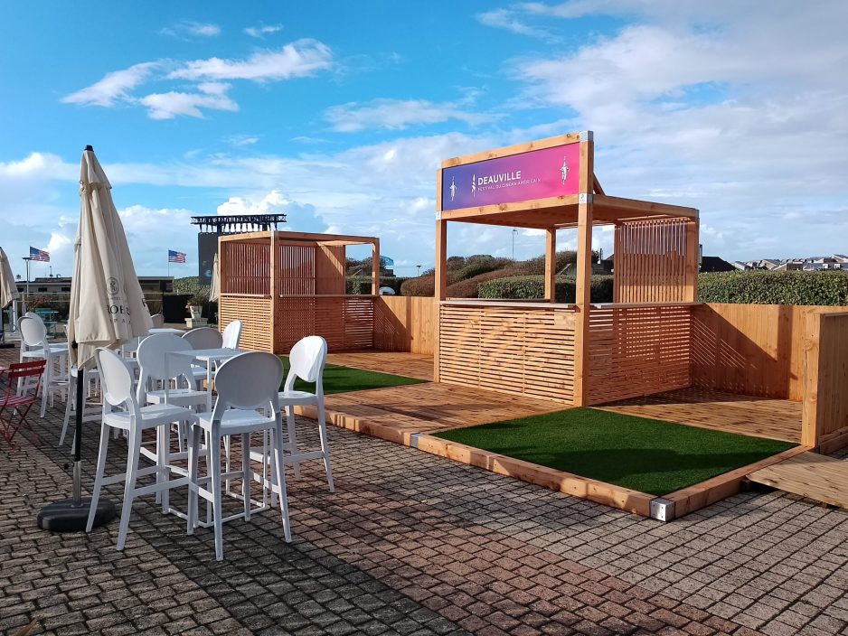 Festival du Cinéma Américain Deauville - Aménagement de la terrasse du CID avec mobilier écoresponsable