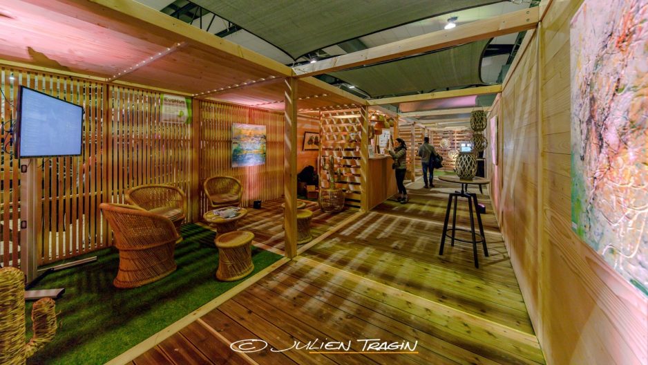 Equiseine Rouen 2021 - Création salon espace VIP chaleureux en bois de 82m2 - Parc des expositions de Rouen