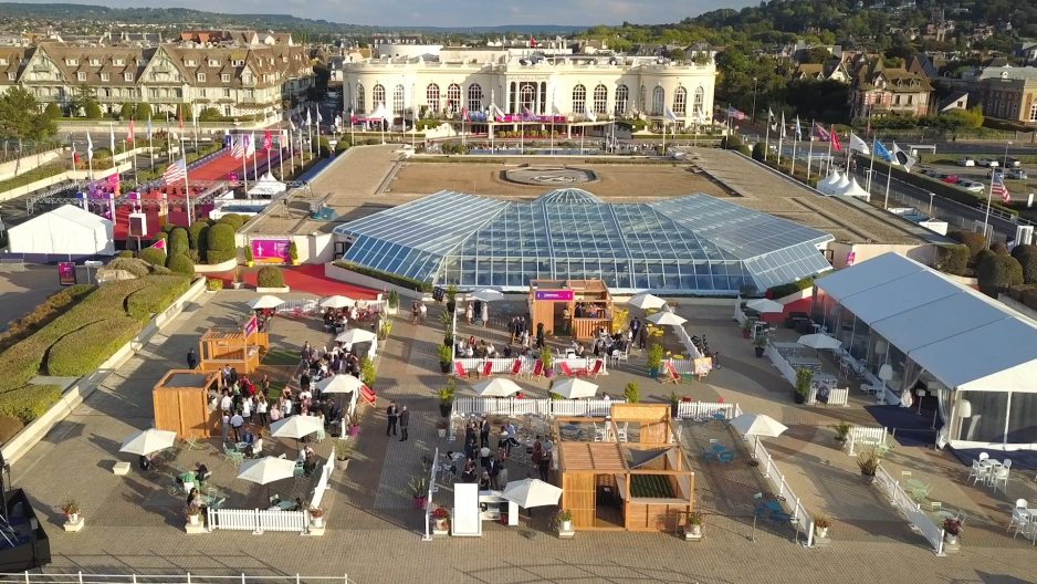 Festival cinéma américain Deauville 2022 Festival cinéma américain Deauville 2022 - Aménagement espace VIP - terrasse Centre International Deauville