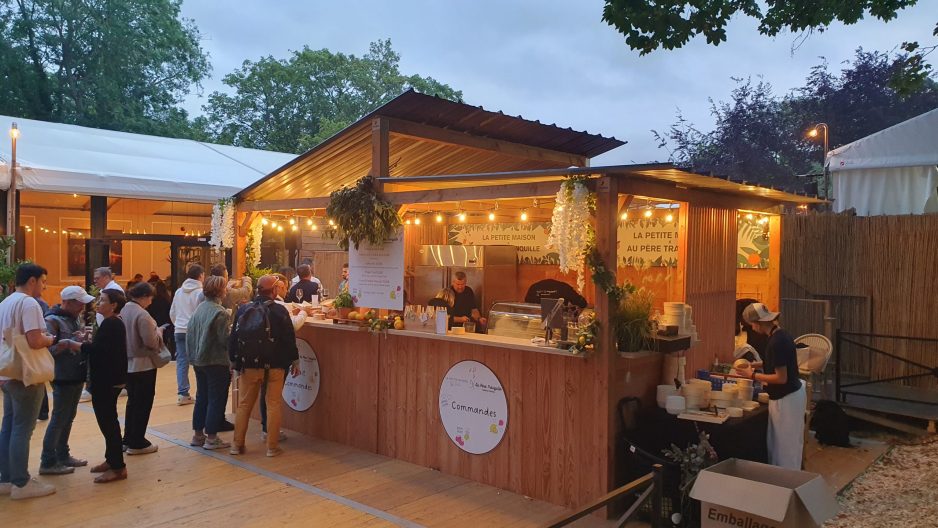 Stand restauration plein air - eco conception - evenementiel durable normandie Stand restauration plein air - eco conception - evenementiel durable normandie